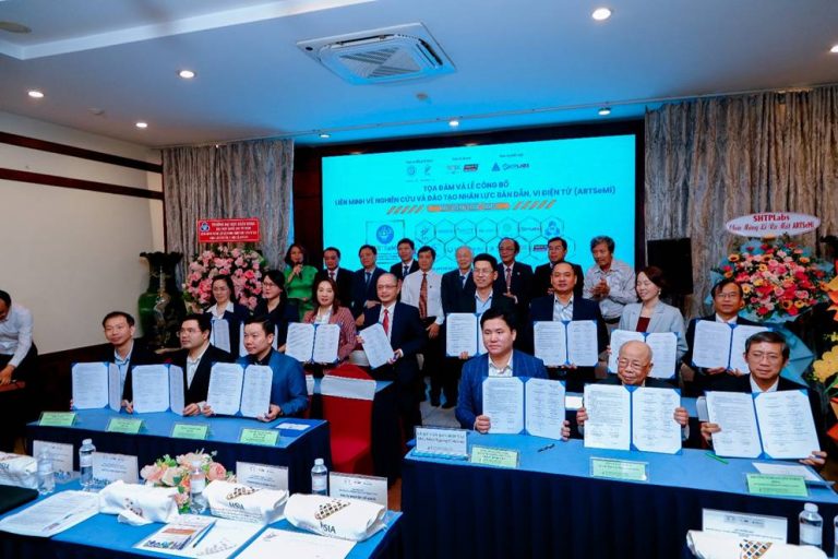 Tham gia vào Liên minh ARTSeMi: Bách khoa, Tự nhiên, Công nghệ thông tin và IPTC có thêm nhiều đối tác doanh nghiệp để thúc đẩy hợp tác “3 nhà” trong nghiên cứu và đào tạo nhân lực công nghiệp bán dẫn và vi điện tử.
